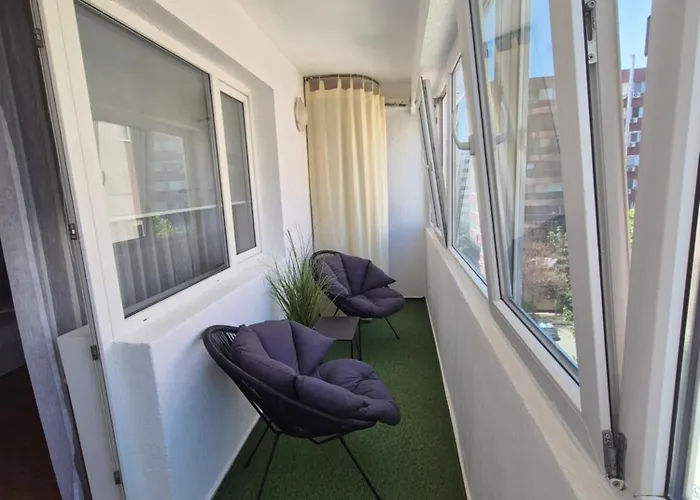 Compozitori Cu Parcare și Balcon