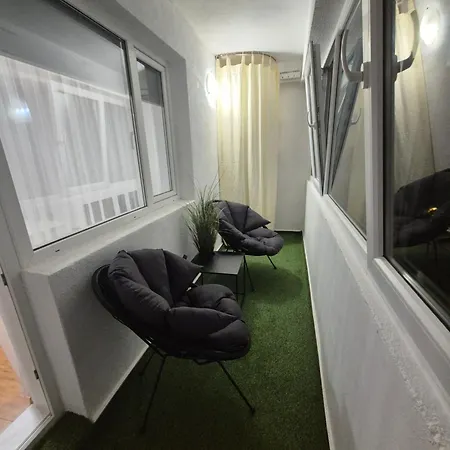 Compozitori Cu Parcare Si Balcon Apartman