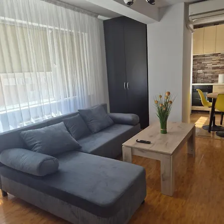 Apartman Compozitori Cu Parcare Si Balcon Konstanca